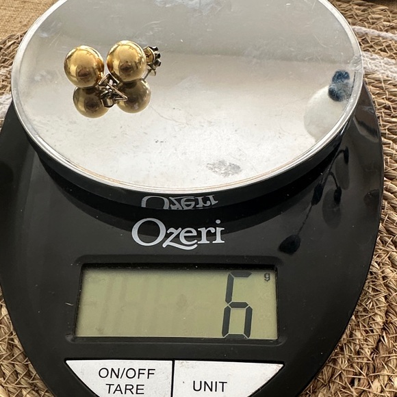 Vintage 14K Yellow Gold Ball Stud Earrings - Picture 5 of 9